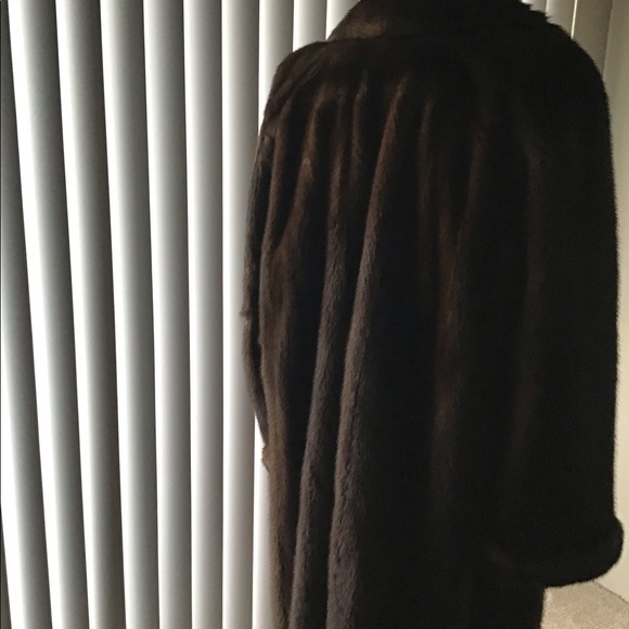 Mink Coat - Picture 6 of 6